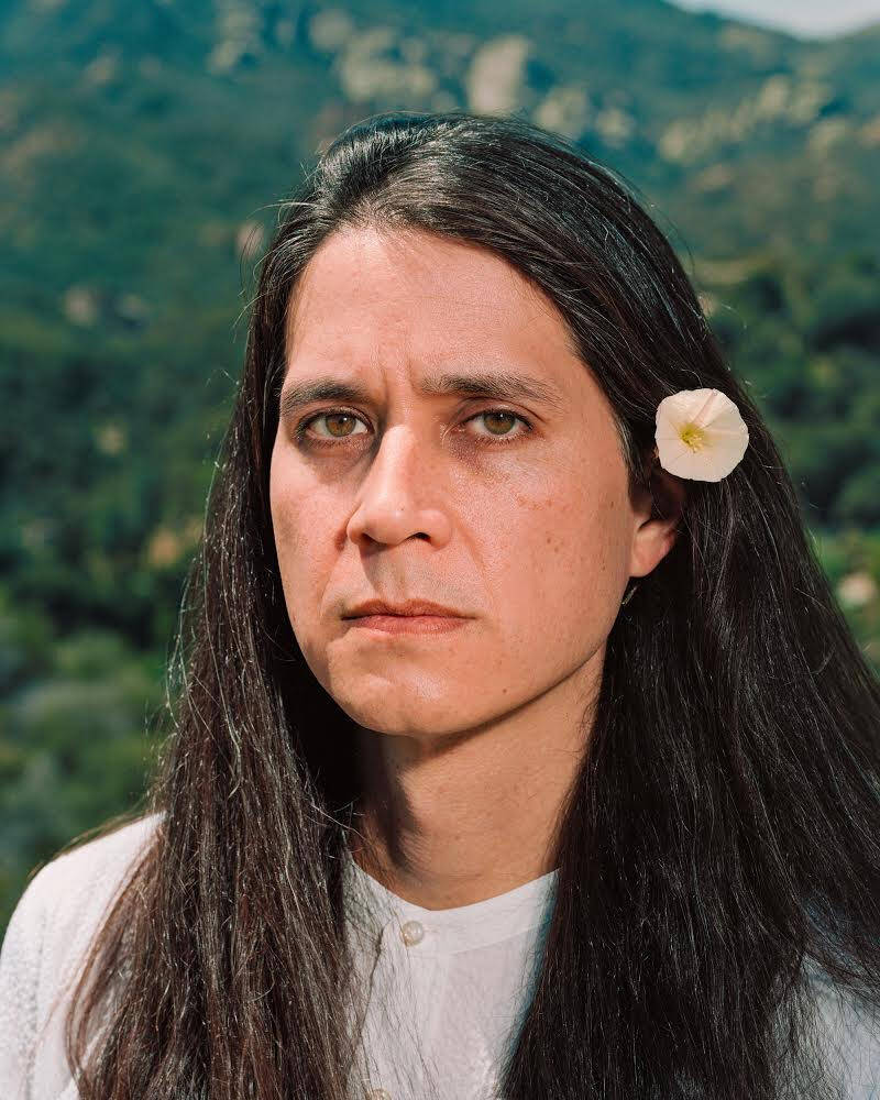 zdjęcie przedstawia K Allado-McDowell