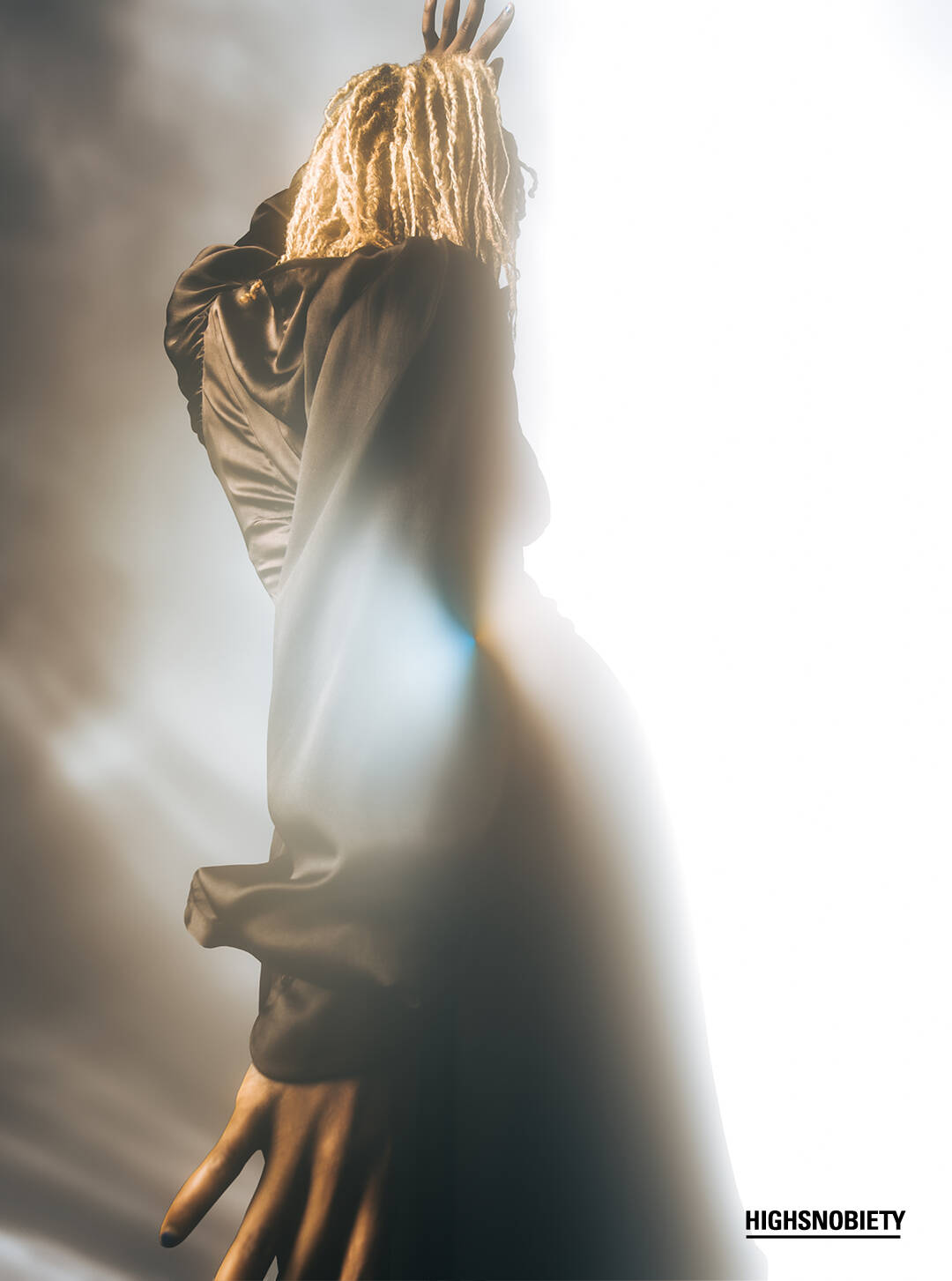 zdjęcie przedstawia OFF LICENSE: Juliana Huxtable X Ziúr X Theresa Baumgartner