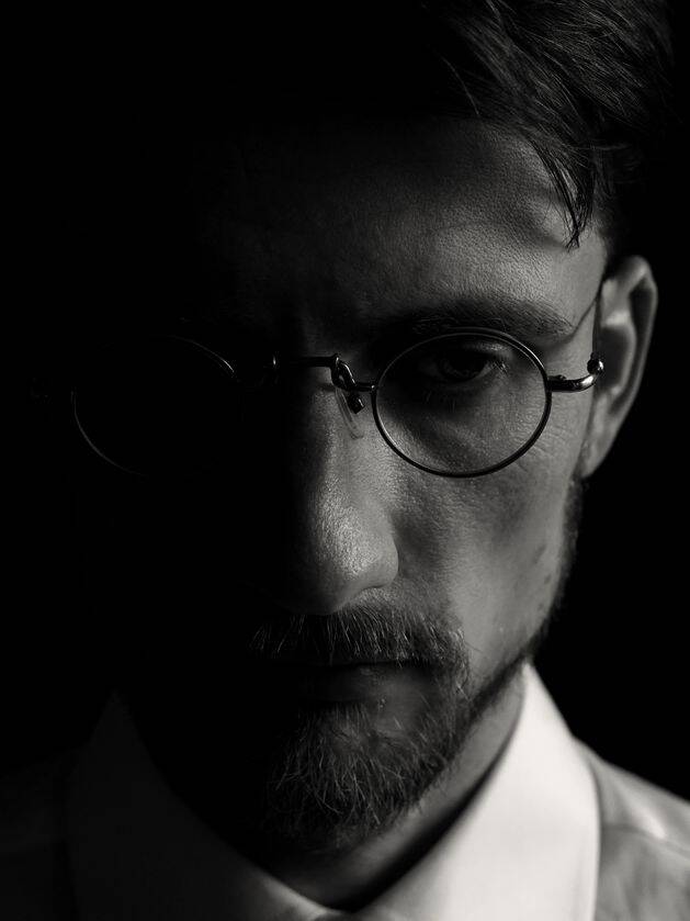 Photo of Aleksander Wnuk presents: En Face