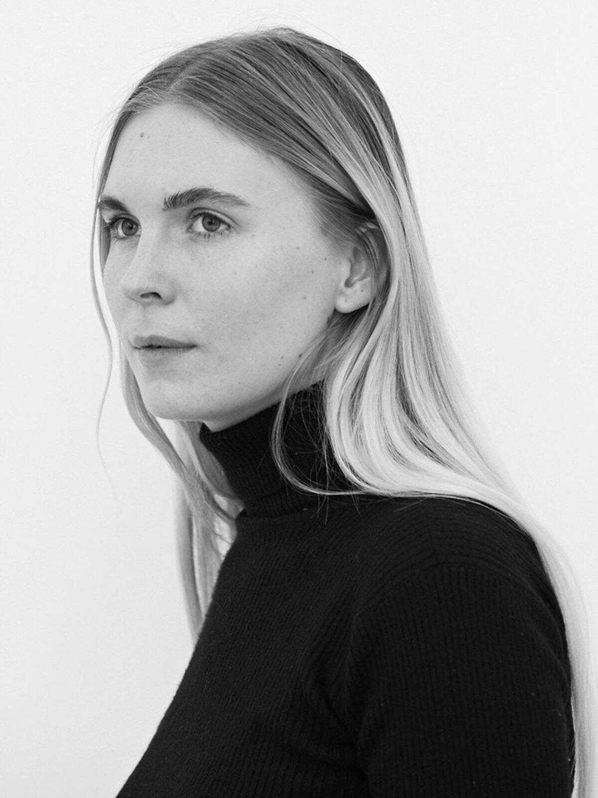 Photo of Puce Mary
